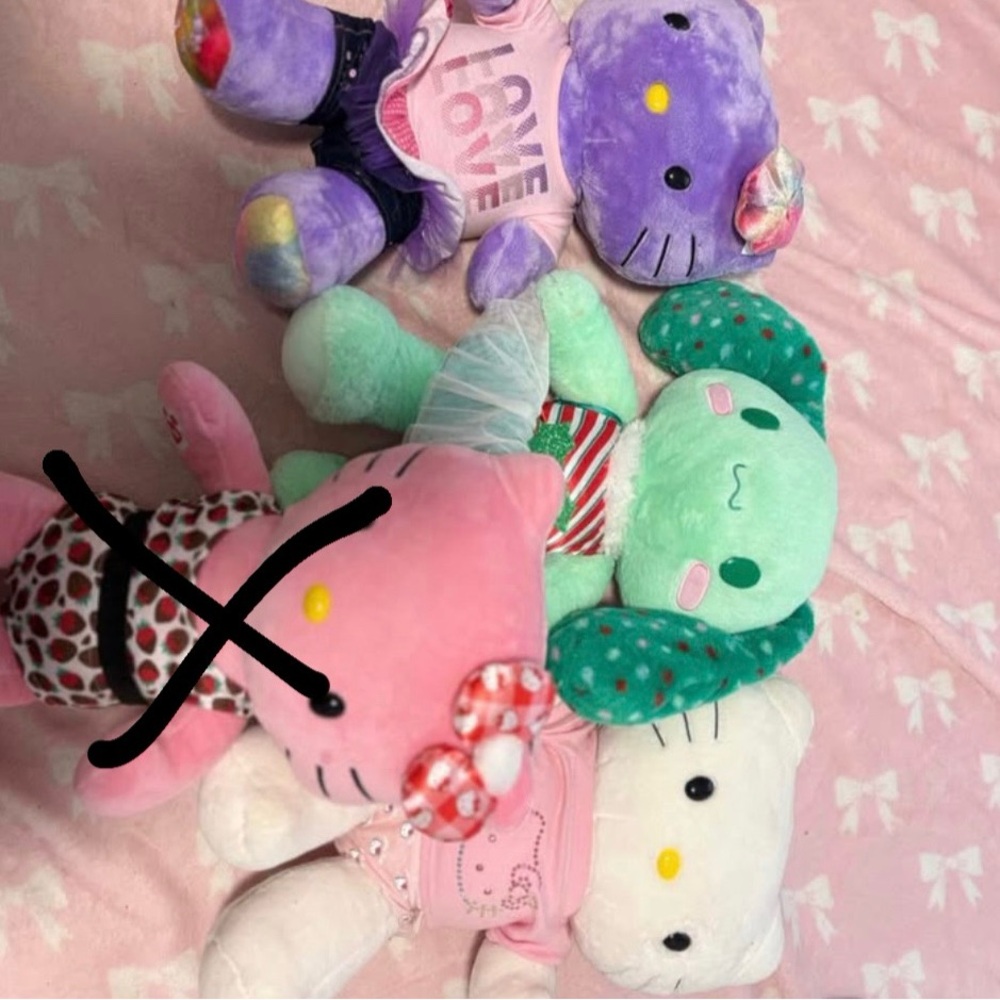 hello kitty build a bear lot